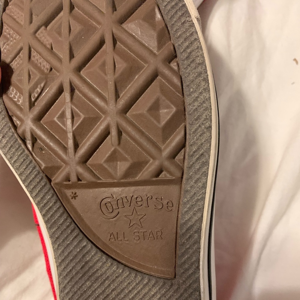 Red Converse - Picture 4 of 5